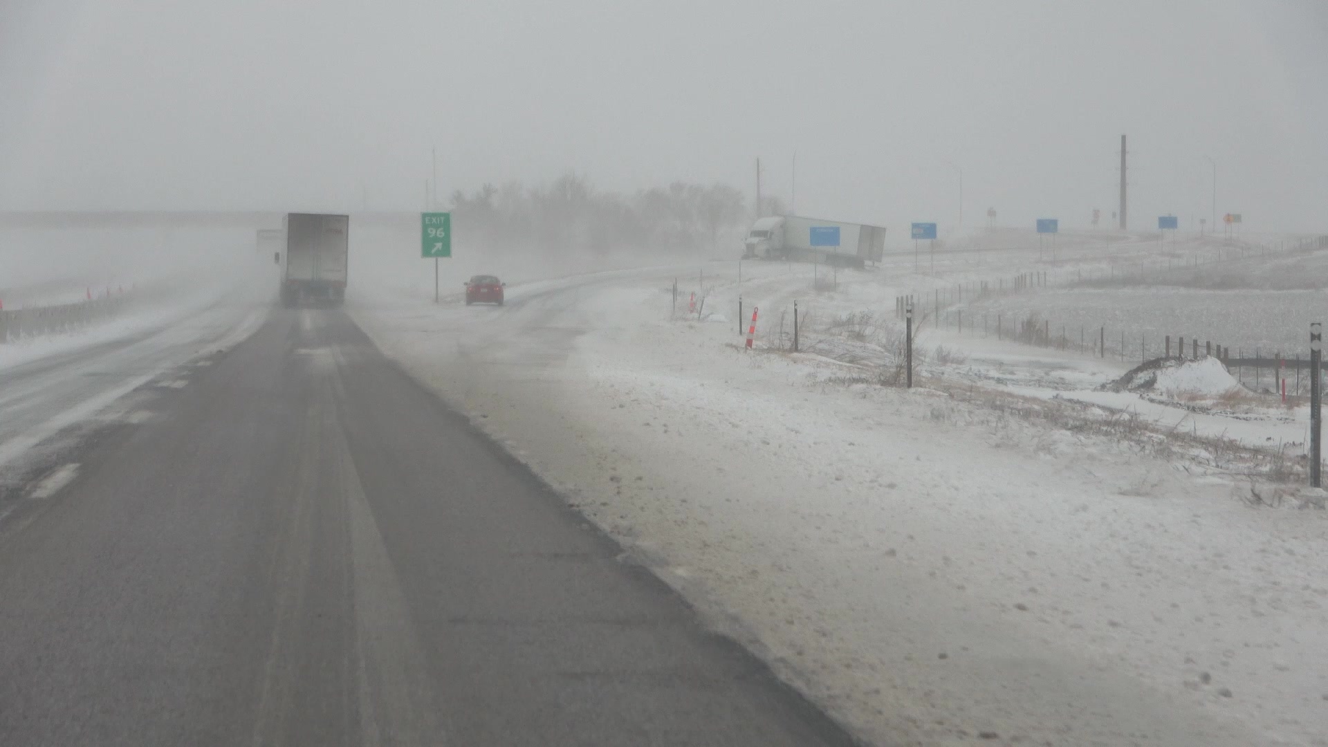 Vicious blizzard causes widespread accidents, Des Moines, Iowa