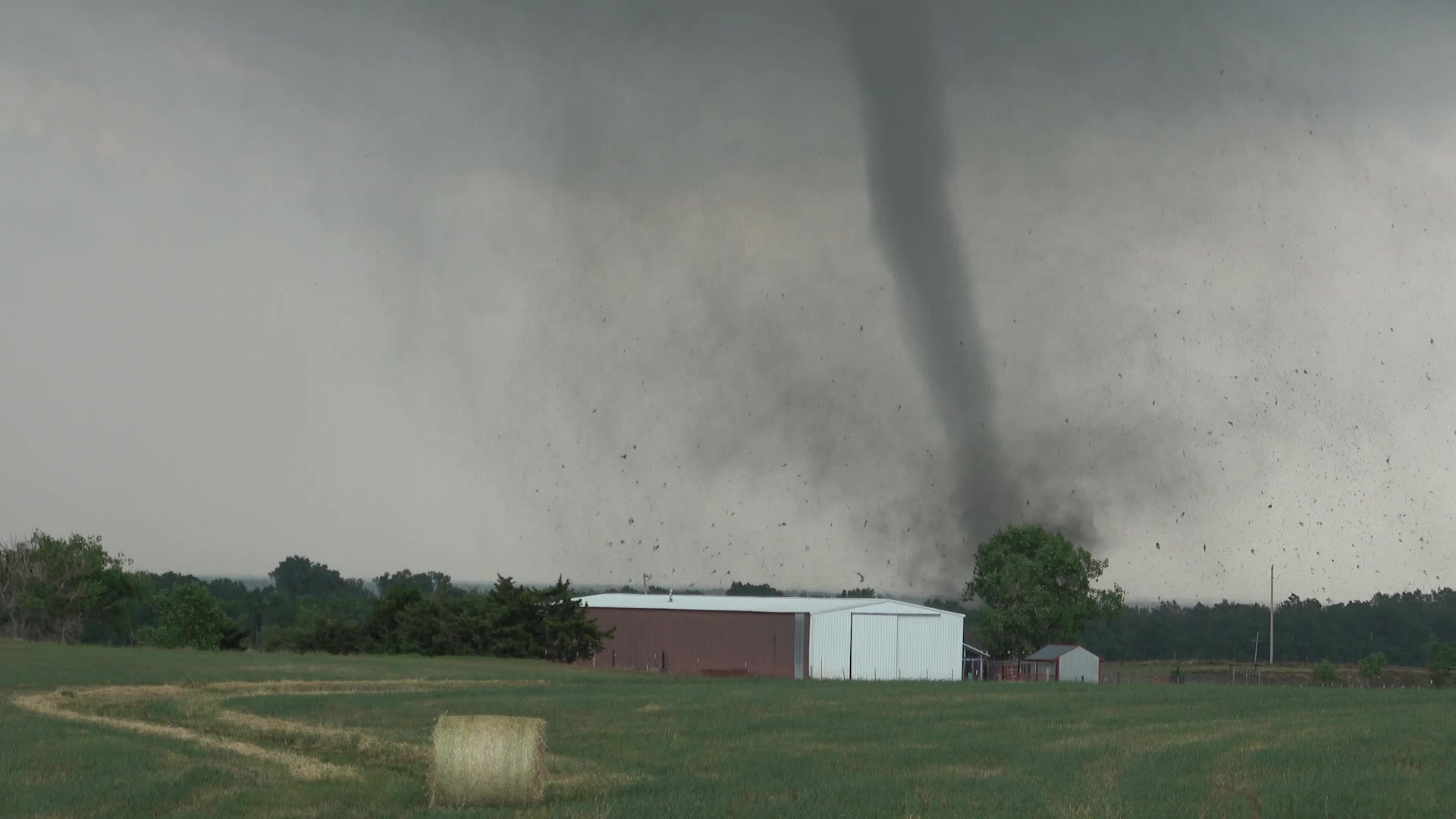 Violent Tornadoes Hit Oklahoma and Kansas into the overnight hours