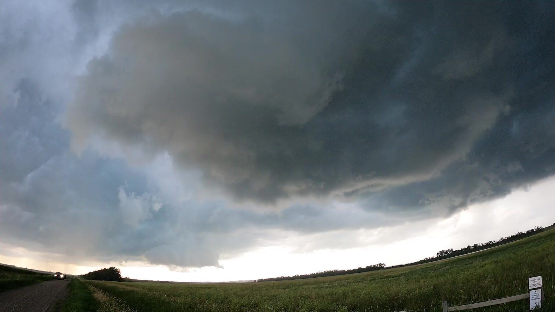 Large violent tornado destroyed a farm in Henry, SD - 7/27/2025