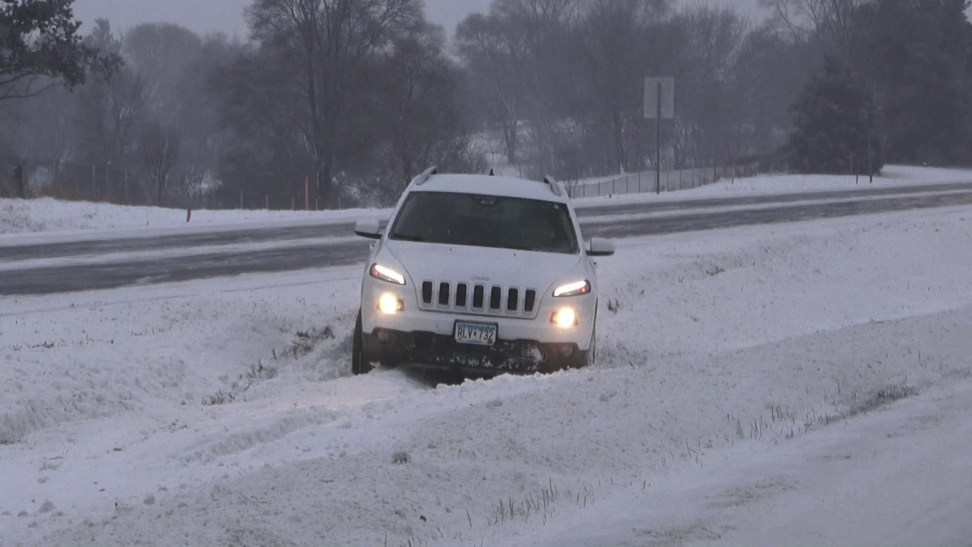 Lots of Crashes From Winter Clipper Icy Roads Around Saint Cloud, MN
