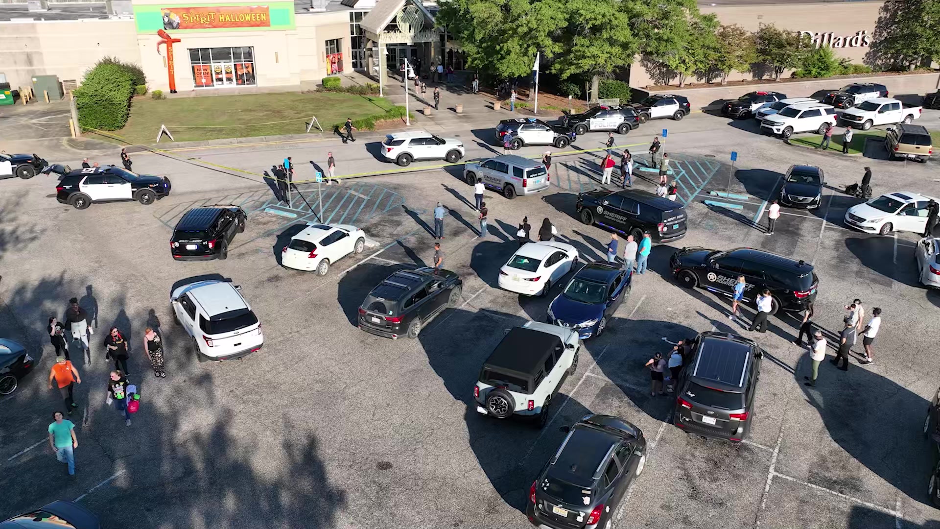 Dothan Alabama, Drone Video - Heavy Police Presence After Mall Shooting