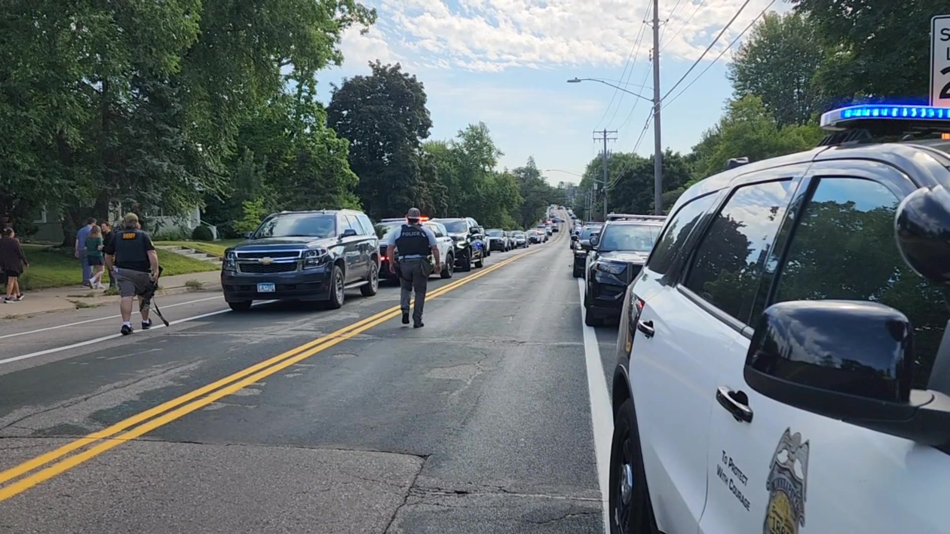 Minneapolis, MN Catholic School Shooting Raw On Scene B-Roll 8/27/2025