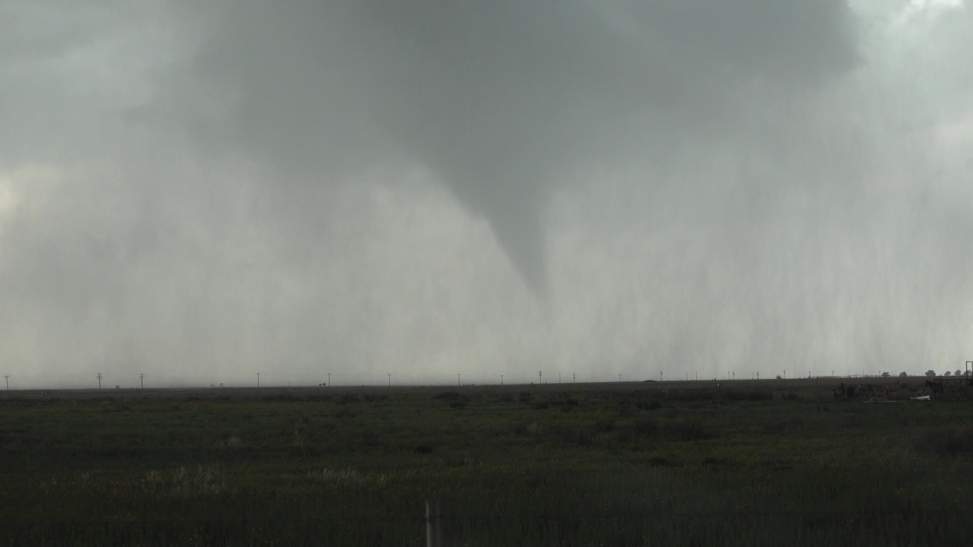 Tornadoes touch down in New Mexico and Texas