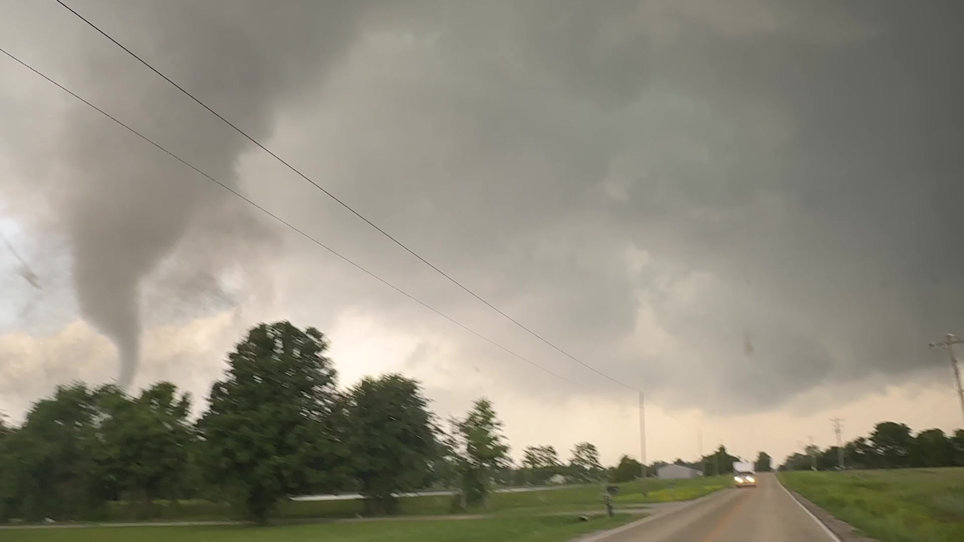 Extreme Tornado footage from Miner, MO - Driving into Tornado Debris