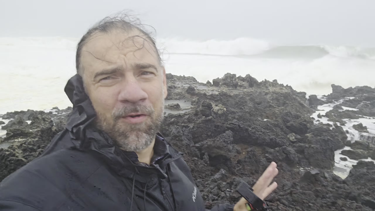 Hurricane LaLa, Big Island, HI - Big Waves - Simon Brewer reporting